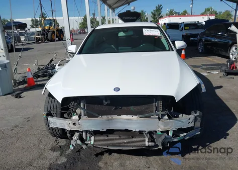 2015 Mercedes-Benz C 300 z USA, uszkodzony, nr VIN 55SWF4JB4FU082999